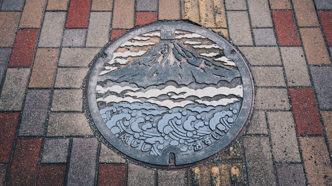 August 2021, Fuji.
Colored manhole with Mt. Fuji design.